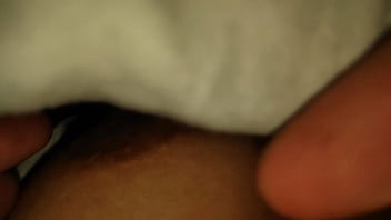 Pijat Payudara Gadis Kaya India Yang Menggoda