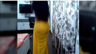 Gadis India Seksi Telanjang Bugil Menari Menggoda Di Depan Webcam