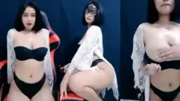 Gadis Marscha, Bokong Montok Dan Payudara Berlimpah Menggoda