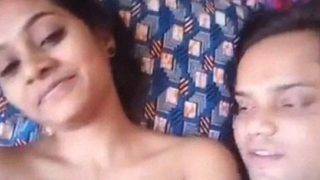 Tantangan Telanjang Kekasih Desi