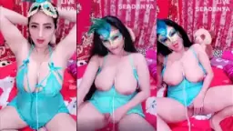 Tante Yasmin Menggoda Dengan Jari Yang Menggairahkan