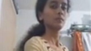 Video Mandi Sendiri Cewek Desi Seksi Bertubuh Langsing