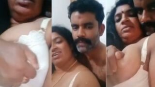 Video Panas Pria Meremas Payudara Besar Milf Dalam Adegan Dewasa Telugu