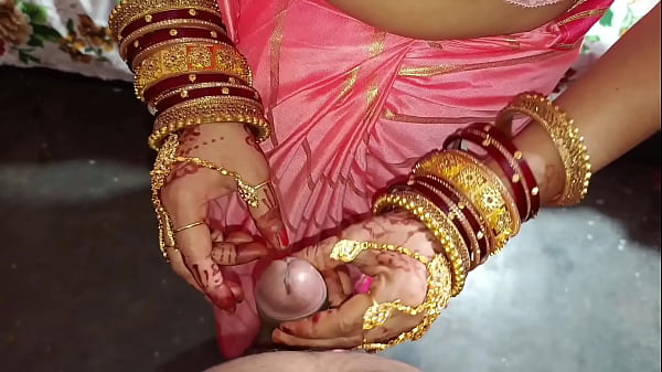 भाभी बाजार जाते हुए देवर ने सामान लाने के बहाने उसे चोद दिया