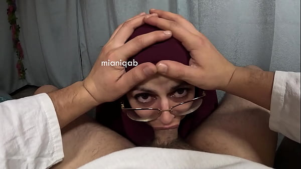 Istri Arab Berjilbab Mia, Kompilasi Oral Mesum Bagian 1