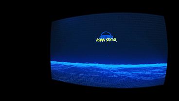 Pakaian Dalam Neon Bergaya Asia, Amatir Menunggangi Penis