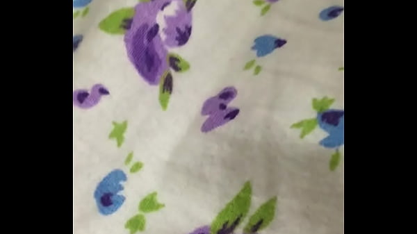 Jari-jari Nakal Menyusup Ke Dalam Celah Basah Desi