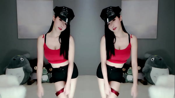 Cô Gái Trung Quốc đắm Mình Trong Cuộc Mây Mưa Sóng Biển