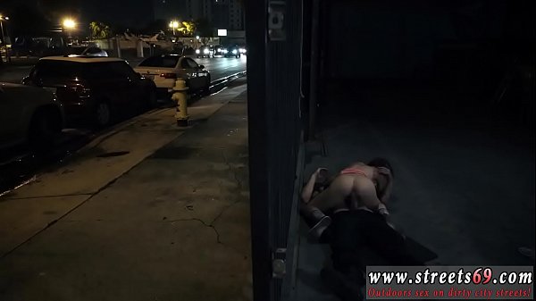 Remaja Arab Pertama Kali Ngentot Di Mulut, Cowok Memang Suka Menggoda Cewek Berkacamata Yang Seksi