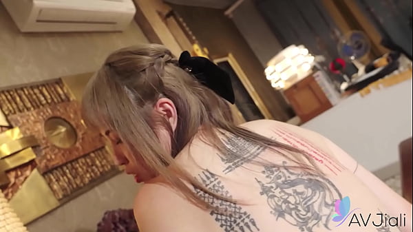 Gadis Tiongkok Dengan Payudara Mungil Yang Sangat Menginginkan Kejantanan Keras.