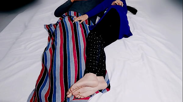 Istri Rumah Tangga Langsing Dan Kaya Digoyang Supir Mobil Dengan Kontol Besar Di Serial Web Hindi Terbaru