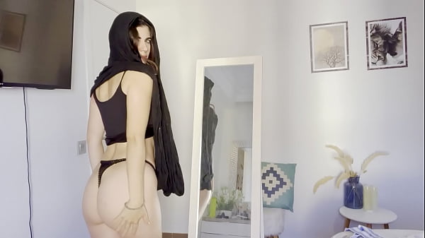 Gadis Berhijab Yang Menggoda Dan Tak Tahan Godaan