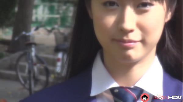 Tomomi Motozawa Dalam Seragam Sekolah Menghisap Teman Sekelasnya