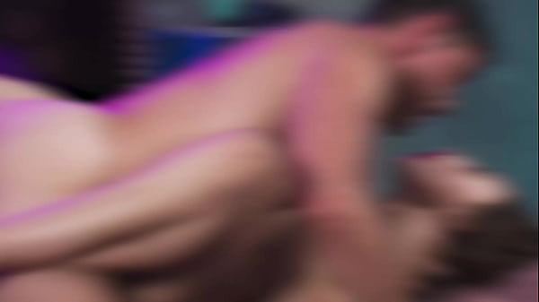 Gadis Pirang Milf Mengumbar Nafsu Panasnya Dengan Adik Ipar Dalam Bercinta Yang Sengit Dan Menggoda