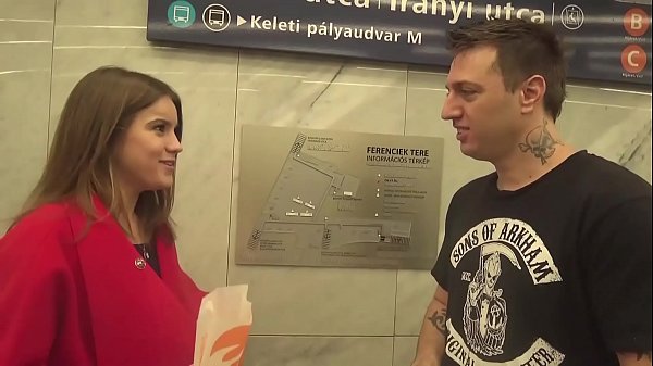Gadis Rusia Dibuahi Puki Suburnya Oleh Bule Asing Yang Tak Dikenal!