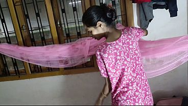 Desi Bhabhi Menggoda Kekasihnya Yang Berotot Untuk Bercinta Liar Di Rumah Saat Sore Hari
