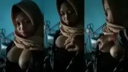 Mainin Toket Pacar Abg Jilbab, Sampe Muncrat Kena Jilbabnya.