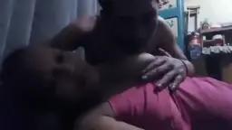Ngemil Payudara Istri