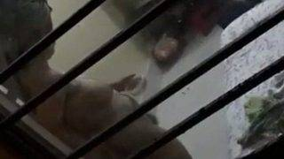 Nonton Video Spycam Tetangga Desi Lagi Ganti Baju, Bikin Ngilu