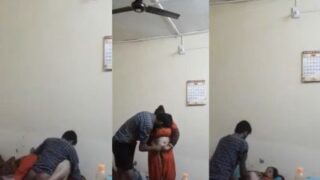 Penyewa Ngentot Nyokap Pemilik Kos Sampai Muncrat Di Memek Desinya