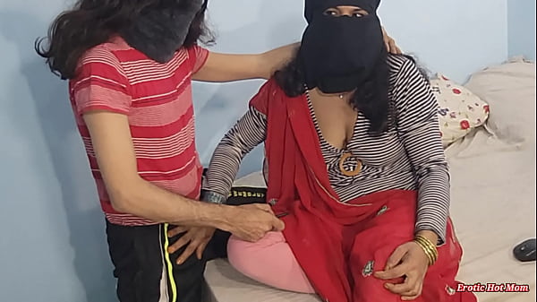 Moga Cewek Lo Nggak Sepanas Itu, Ngentot Memek Desi India-nya Yang Ketat Sambil Dia Pake Hijab Muslim, Erangan Panasnya Yang Keras Dan Seksi Dalam Bahasa Hindi