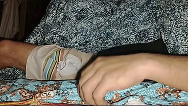 Malam Ini, Step Mom Gue Bikin Enak Banget, Gue Colokin Dua Jari Ke Memeknya Sampe Keluar Air.