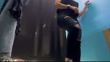 Ganti Baju Di Ruang Ganti, Cewek Rusia Montok, Pentilnya Kelihatan, Bikin Ngilu.