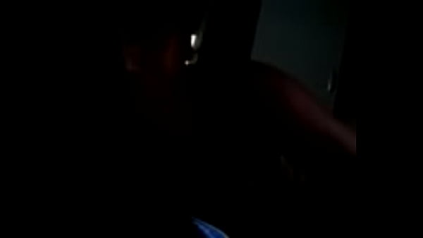 India Mamando, Ngentot Sambil Ngeliatin Lu Dari Atas Ranjang.