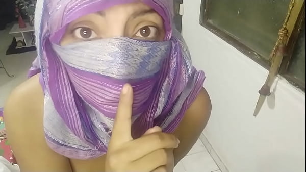 Milf Arab Berhijab Dan Niqab Menggairahkan Mengocok Memek Basah Sampai Muncrat Di Webcam Live