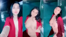 Miya Mandi Basah Di Kolam Renang, Goyang-goyang Bikin Greget.