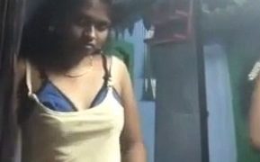 Video Bugil Cewek Tamil Di Trichy Ganti Baju.