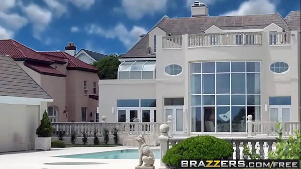 Tonton Angelina Valentin Di Brazzers – Pantat Besar Suka Yang Besar, Dua Kontol Masuk Sekaligus Di Memek Dan Bokong