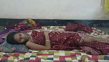 Desi Bhabhi Digebas Tetangga Sampe Mampus, Ngenyang Banget.