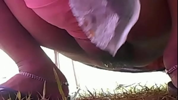 Desi Lagi Ngocok Pipis Di Depan Kamera