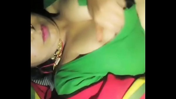 Desi Aunty Payudara Montok Dipertontonkan