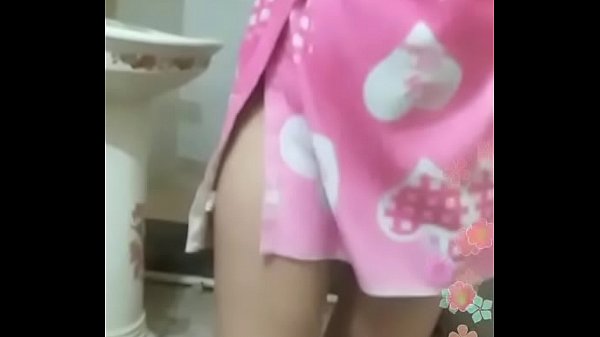 Desi Mandi, Basah Kuyup, Ngeces Lihat Tubuh Montoknya