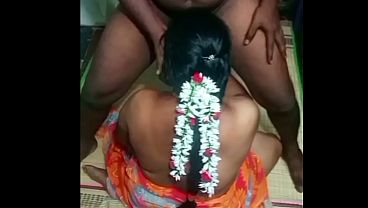 Ibu Rumah Tangga India Digituin Om-om Kampung, Ngeces Sampai Basah Kuyup