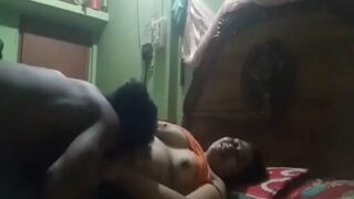Bajingan Itu Ngewe Bini Orang Desi Pake Video Tamil, Bikin Makin Liar.