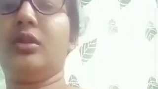 Bengali Cantik Buka Bra Sambil Mainin Puting