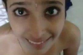 Kaget Banget Istri India Mulut Penuh Air Mani