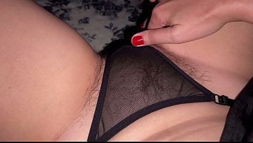 Tonton Ibu Nakal Ini Mainin Memek Beleknya Yang Penuh Bulu. Pov Dari Pandangan Pertama.