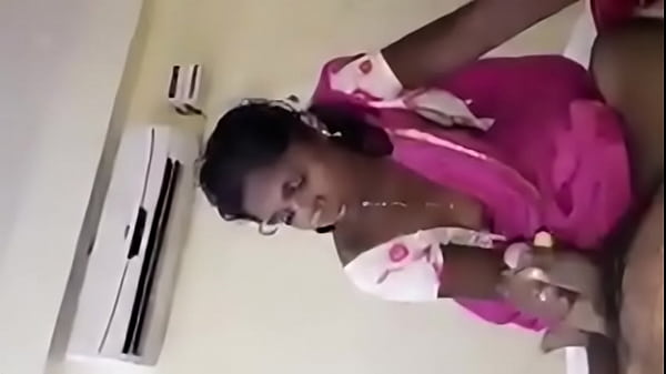 Desi Tante Ngehempelin Kontol Panas Banget