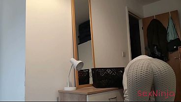 Sengaja Pamerin Kontol Tegang Ke Ibu Tiriku