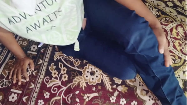 Bokep Desi Bhabhi Chudai Mein Paani Chhodkar Devar Ko Bheeg Diya, Aur Phir Maje Liye.