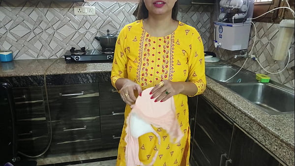 Desi Bhabhi Dapur Lagi Cuci Piring, Tiba-tiba Adik Ipar Datang Dan Bilang, “bhabhi, Gue Pengen Ngeres, Lo Kasih Nggak?” Suara Hot Hindi.