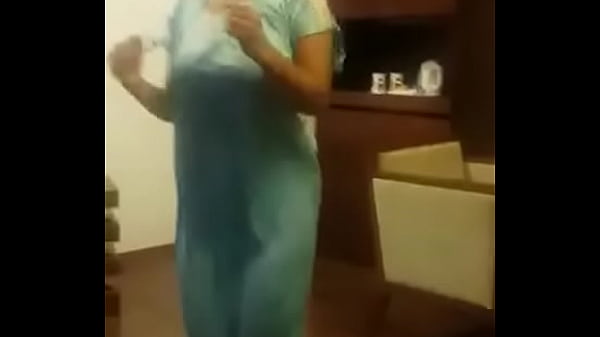 Tarian Desi Bikin Makin Panas, Bikin Liur Netes!