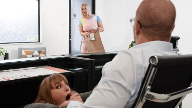 Brazzers – Ngebut Bareng Sekretaris Di Kantor