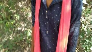 Gadis Kuliah Muda Ngentot Romantis Di Tengah Hutan, Basah Kuyup Kena Getah Pohon Dan Pelukan Liar.