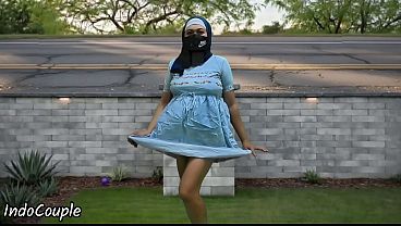 Hijab Cewek Pelajar Lari Pagi Di Tempat Umum, Ngocok Kontol Cari Duit.