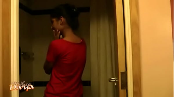 Cewek India Telanjang Di Depan Pacar, Pamer Tubuh Mulus.